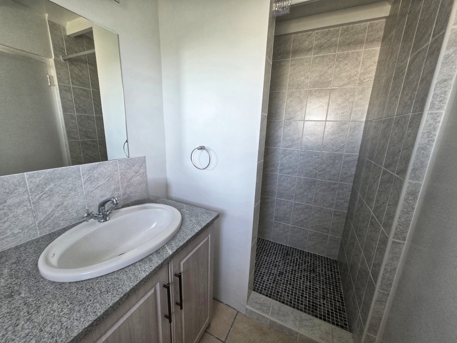 5 Bedroom Property for Sale in Struisbaai Western Cape